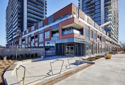 Condo Apartment in Oshawa