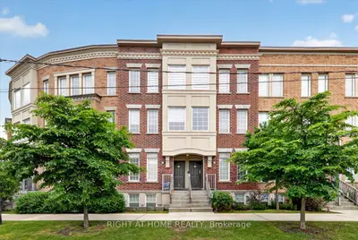 Condo Townhouse in Toronto