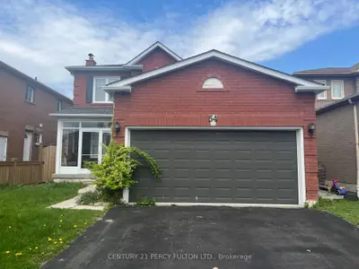 Detached in Whitby