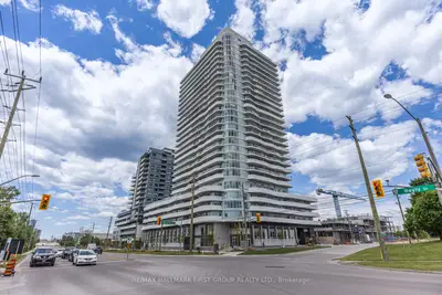 Condo Apartment in Pickering