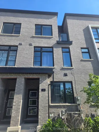 Att/Row/Townhouse in Toronto