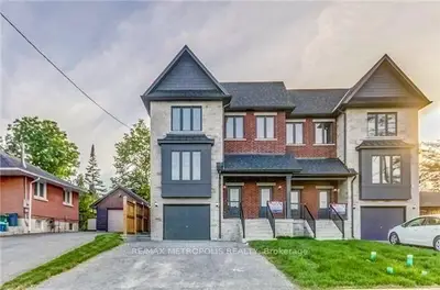 Triplex in Oshawa