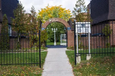 50 Coleman Avenue 16, Toronto, On M4c 1p7