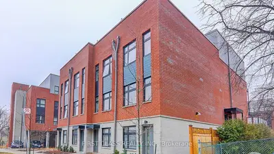 Condo Townhouse in Toronto