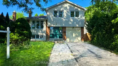 Detached in Whitby