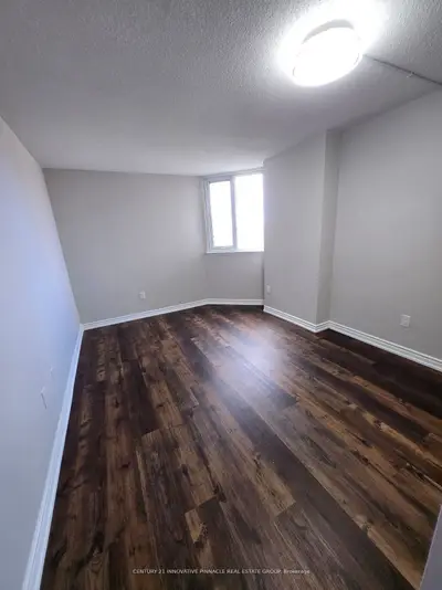 15 Sewells Road 402, Toronto, On M1b 3j7