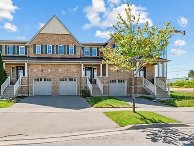 Att/Row/Townhouse in Ajax