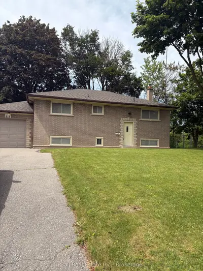 Detached in Oshawa