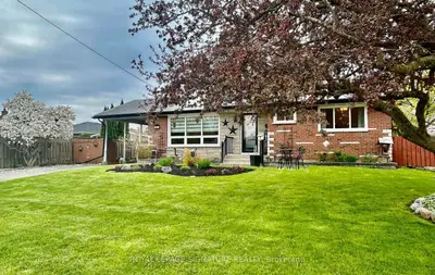 Detached in Oshawa
