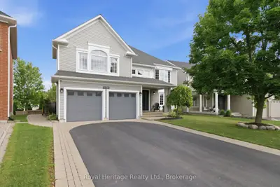 Detached in Oshawa