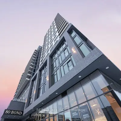 Condo Apartment in Oshawa