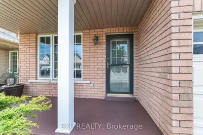 1335 Langley Circle, Oshawa, On L1k 0e2
