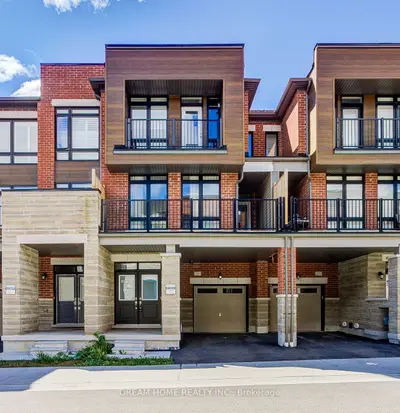 Att/Row/Townhouse in Ajax