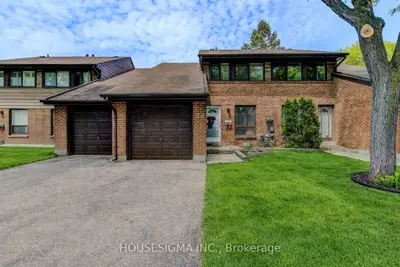 Condo Townhouse in Oshawa