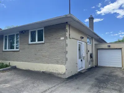 Detached in Oshawa