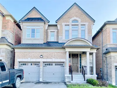 Detached in Whitby