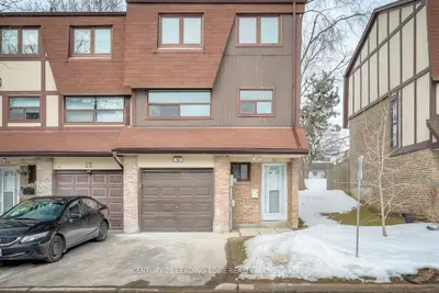 Condo Townhouse in Pickering