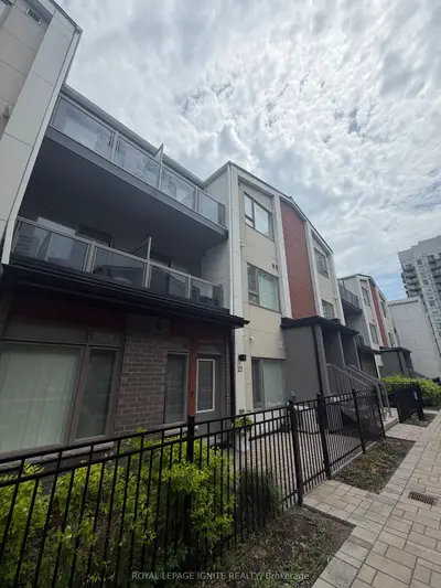 Condo Townhouse in Toronto