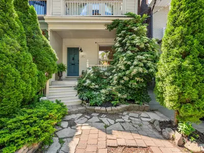 121 Ivy Avenue, Toronto, On M4l 2h8