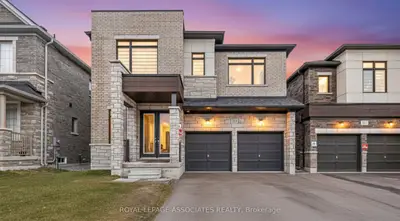 Detached in Oshawa