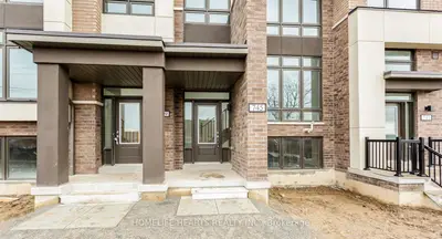 Att/Row/Townhouse in Oshawa
