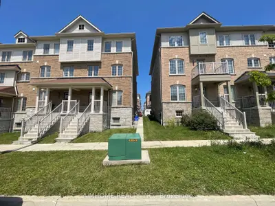 Att/Row/Townhouse in Ajax