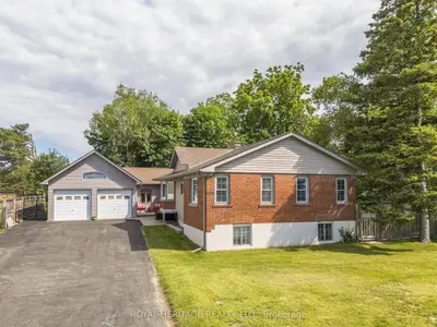956 Bayshore Court, Pickering, On L1w 2y3