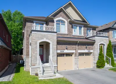 Semi-Detached in Whitby