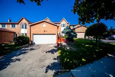 Detached in Whitby