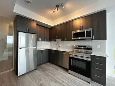 Condo Apartment in Pickering