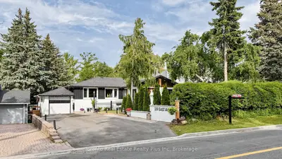 339 East Avenue, Toronto, On M1c 2w5