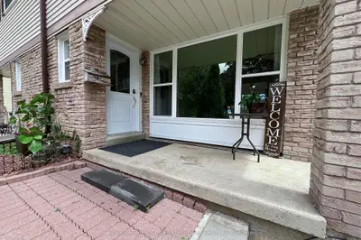 529 Lancelot Crescent, Oshawa, On L1k 1j9