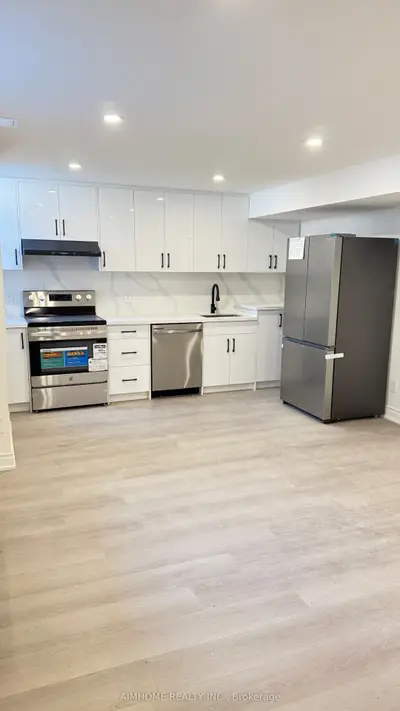 Att/Row/Townhouse in Ajax