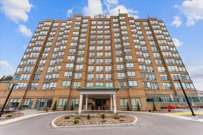 Condo Apartment in Whitby