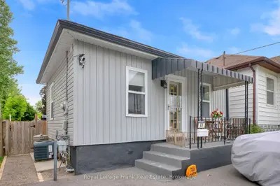 Detached in Oshawa
