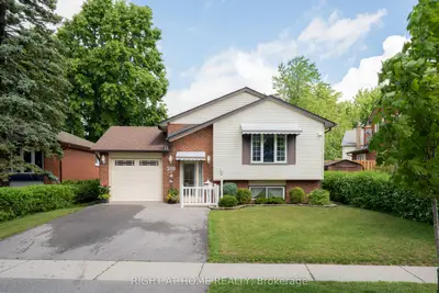 Detached in Oshawa
