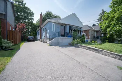 Duplex in Oshawa