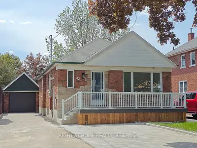 Detached in Oshawa