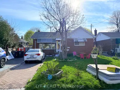 Detached in Toronto