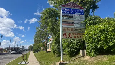 3833 Midland Avenue 8 & 10, Toronto, On M1v 5l6