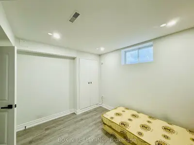 1 Adirondack Gate Basement Room 3, Toronto, On M1t 3e6