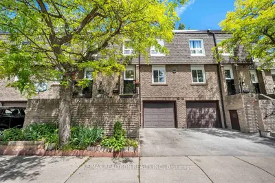 Condo Townhouse in Toronto