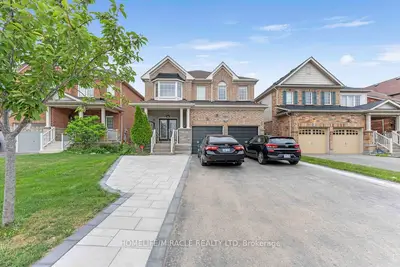 Detached in Oshawa