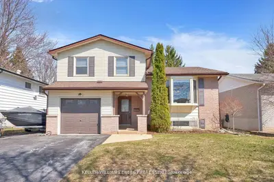 Detached in Oshawa