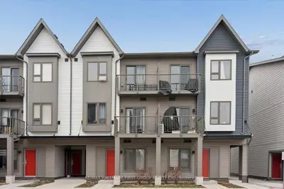 Condo Townhouse in Pickering