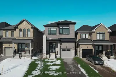 Detached in Oshawa