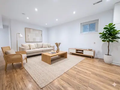 21 Colinayre Crescent, Toronto, On M1t 3a7