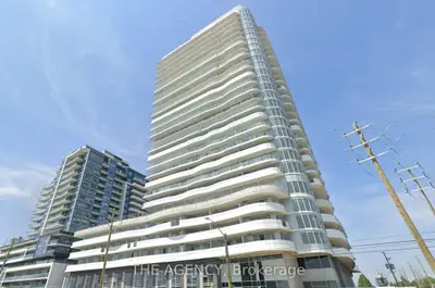 Condo Apartment in Pickering