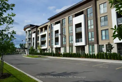 Condo Apartment in Oshawa