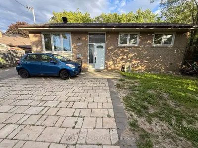 3833 Finch Avenue E, Toronto, On M1t 3e8